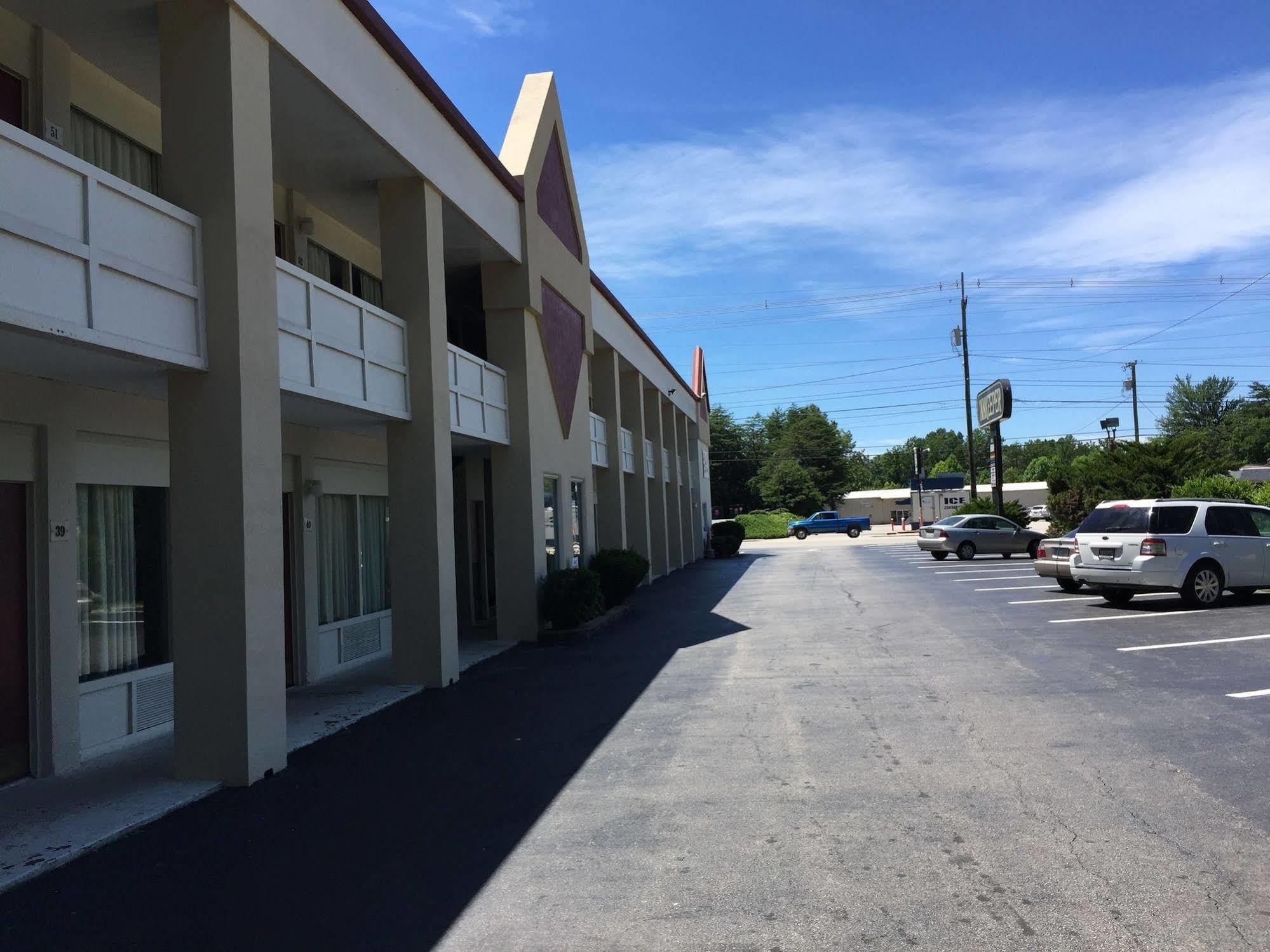 Astoria Hotel Danville North Exterior photo